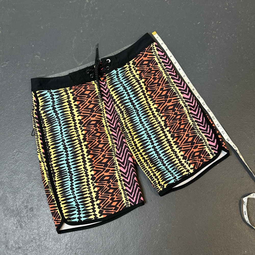 Hurley Multicolor Zigzag Men Swim Board Shorts